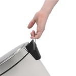 LixeiracomPedalTramontinaBrasil20LitroscomBaldeInternoRemoviveleAcabamentoInoxPolido