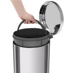 Lixeira-com-Pedal-Tramontina-Brasil-30-Litros-com-Balde-Interno-Removivel-e-Acabamento-Inox-Polido