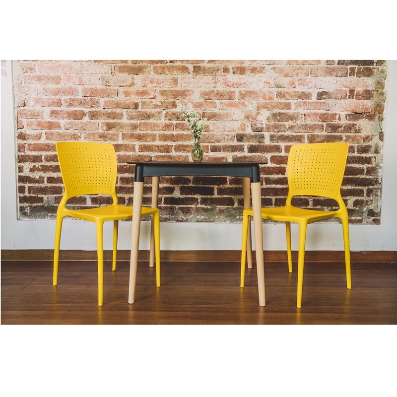 Conjuntode4CadeirasPlasticasTramontinaSafiraemPolipropilenoeFibradeVidroAmarela