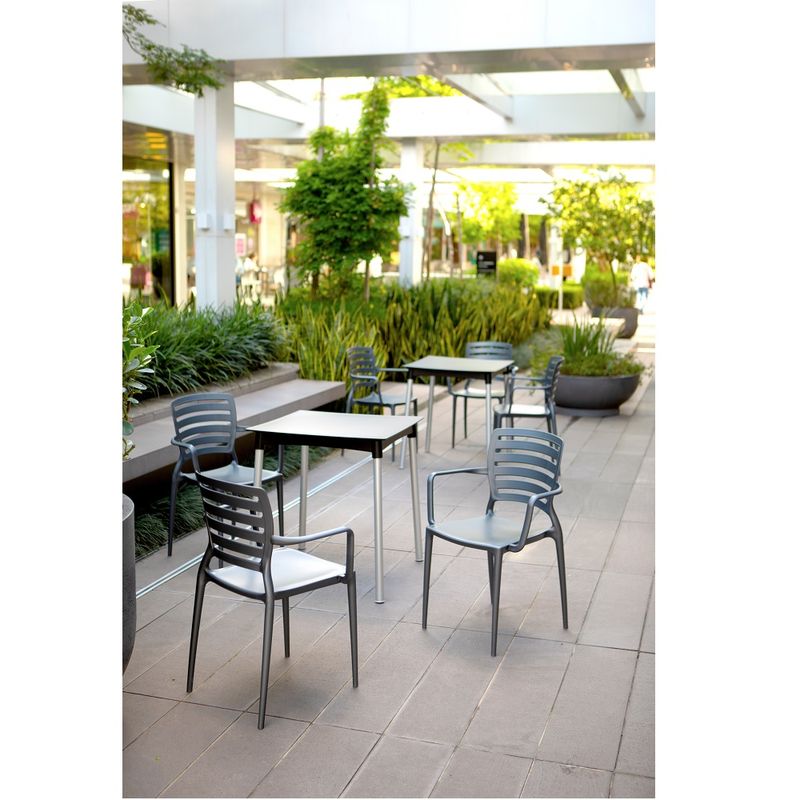 Conjuntode4CadeirasPlasticasTramontinaSofiaEncostoHorizontaleBracosPolipropilenoeFibradeVidroGrafite