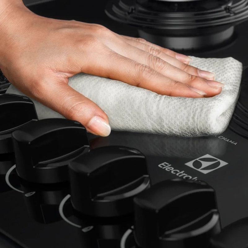 CooktopaGasElectrolux5BocasTriplaChamaPretoKE5TP–Bivolt