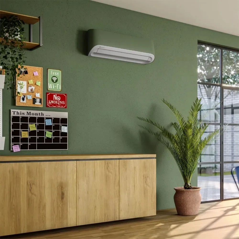 Sala-de-Estar-com-parede-verde-e-Ar-Condicionado-Split-12000BTUs-Electrolux-Color-Adapt-Frio-220V-na-cor-verde